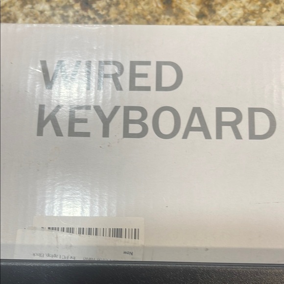 Black Wired Keyboard - Picture 4 of 5